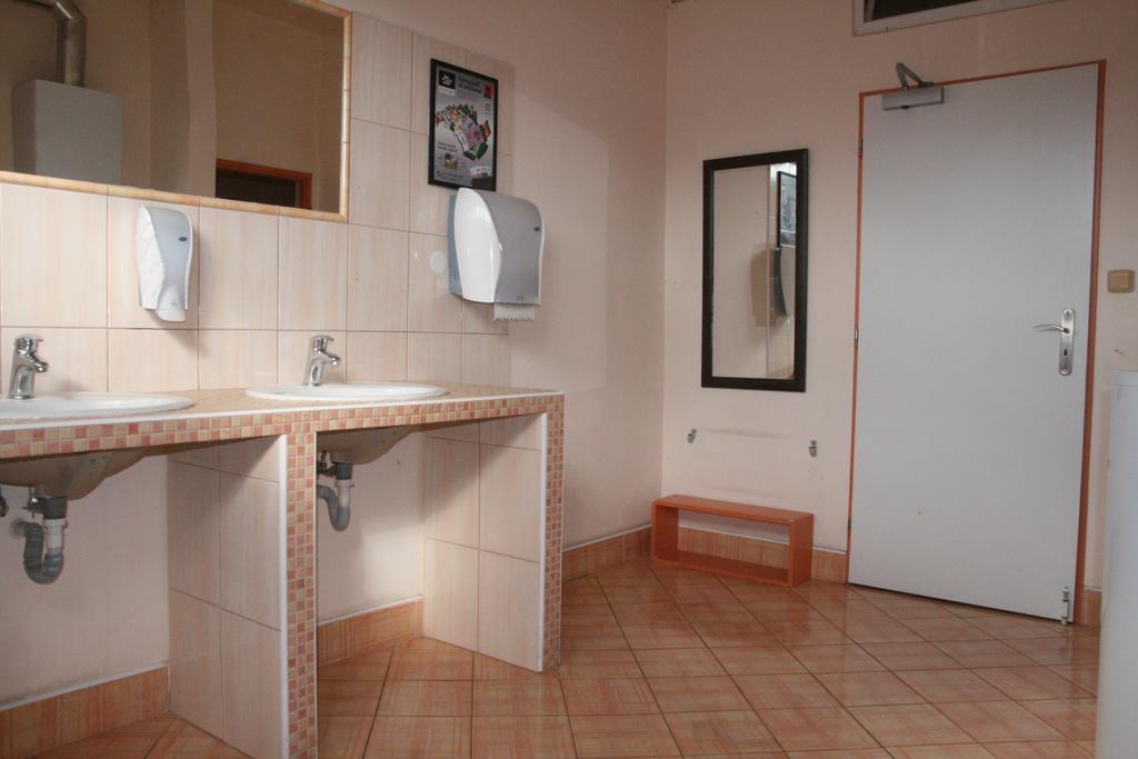 Hostel Boathouse Прага Экстерьер фото