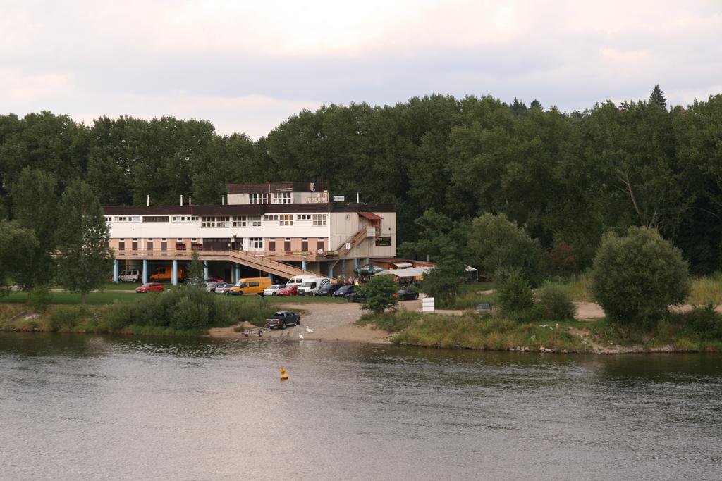 Hostel Boathouse Прага Экстерьер фото