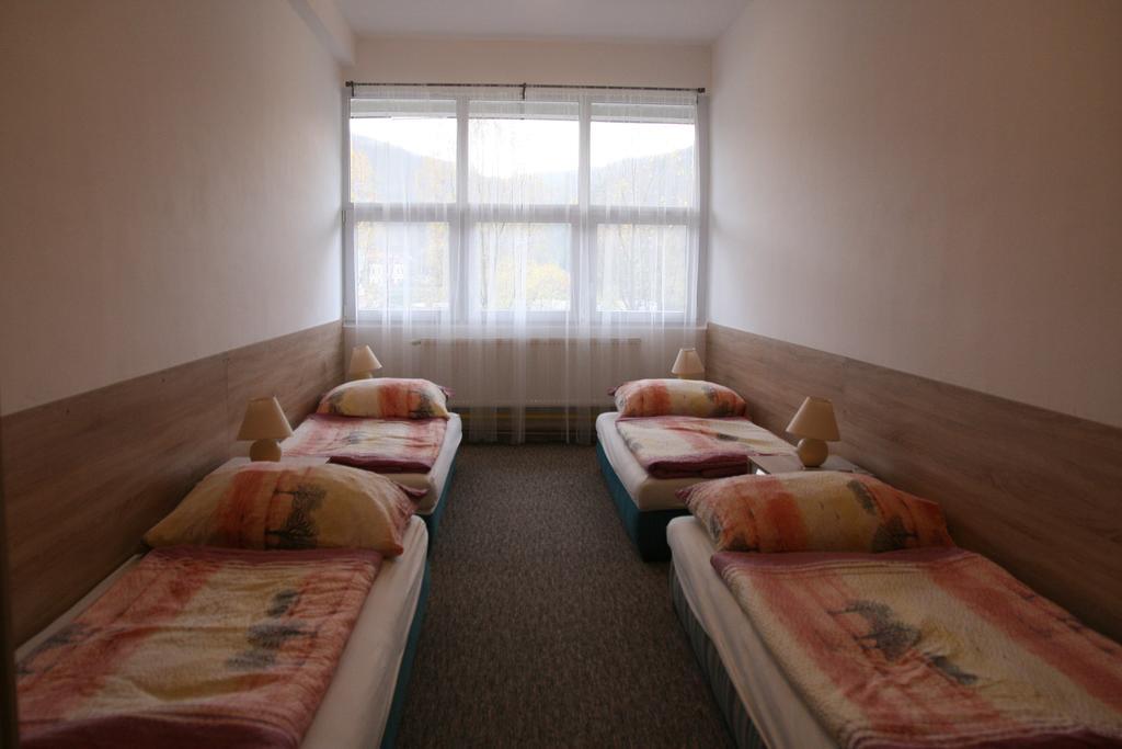 Hostel Boathouse Прага Экстерьер фото