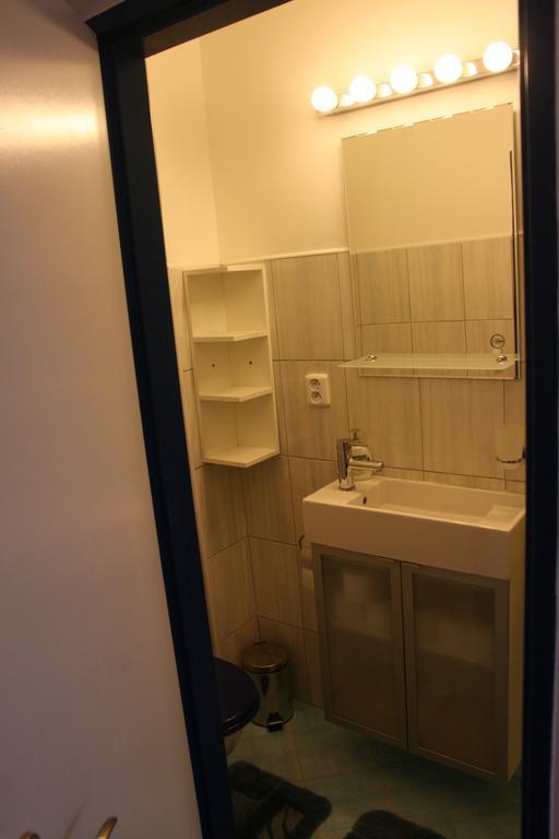 Hostel Boathouse Прага Экстерьер фото