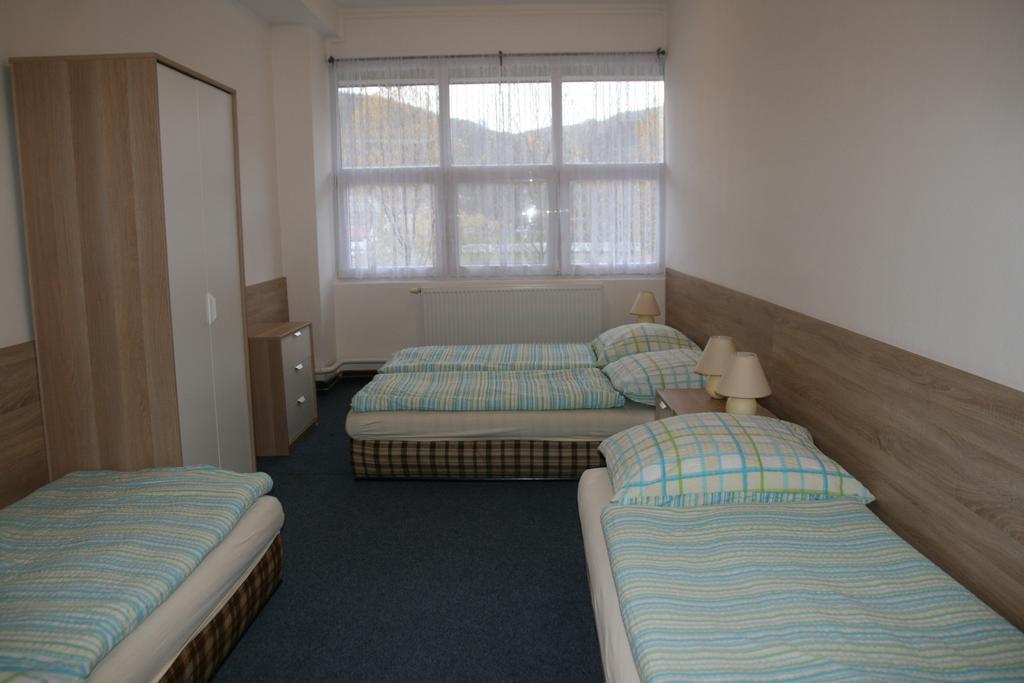 Hostel Boathouse Прага Экстерьер фото